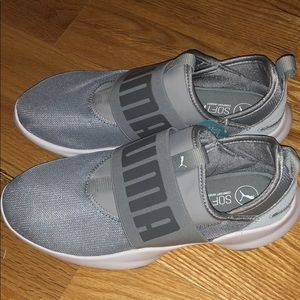 NWT GREY PUMA SNEAKERS